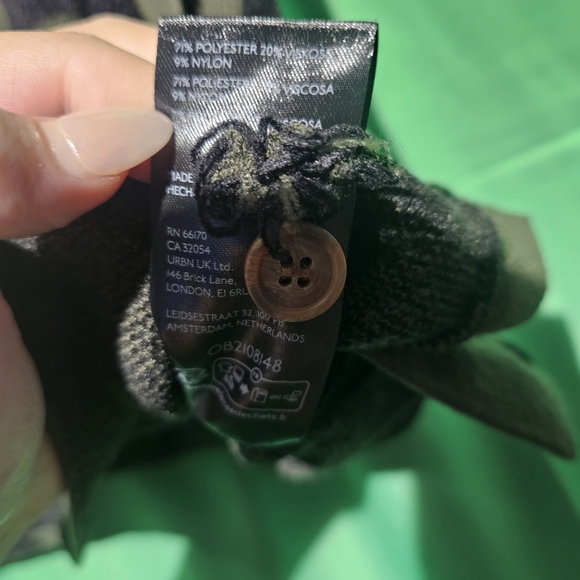 Maeve EUC Olive and Black Patterned Top XS Oversized 19 PTP/Length 17 - Picture 4 of 5